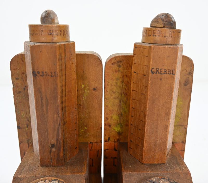 Dutch Remembrance 8.R.I. Book Shelf Supports