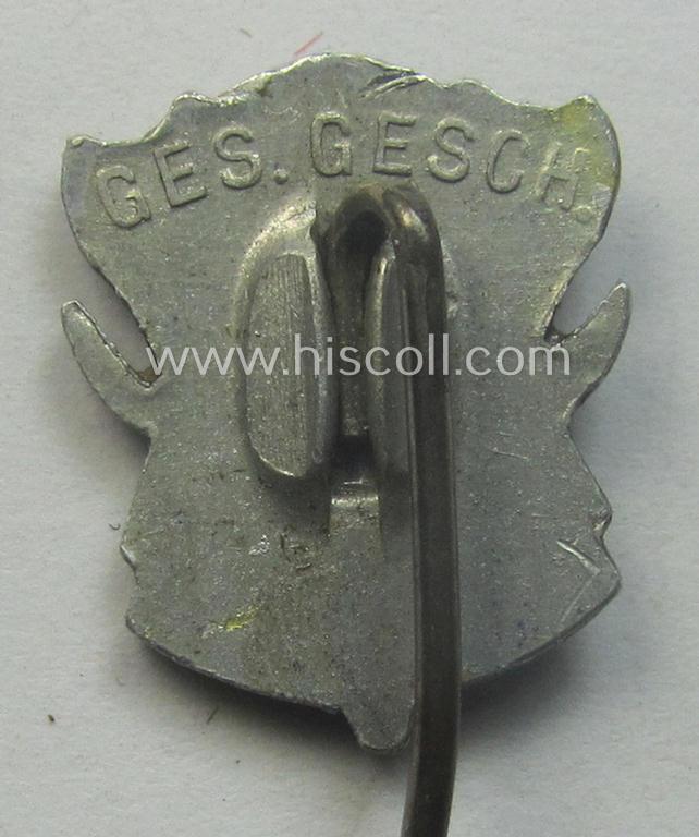 Silverish-toned membership lapel-pin: 'Reichsbund Deutsche Jägerschaft' (ie. 'DJV') being a detailed- (albeit non-maker-marked) example that is executed in silver-toned aluminium-based metal