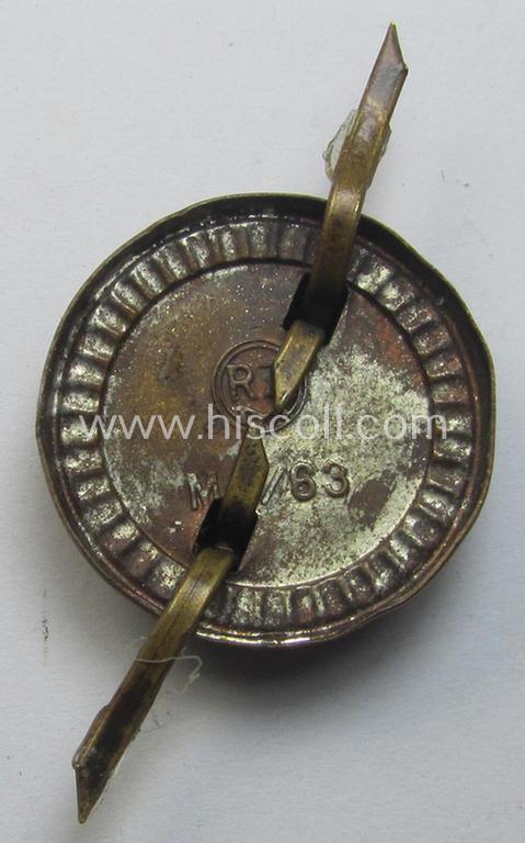 Matching (political-style) N.S.D.A.P.-visor- (ie. 'Schirmmützen'-) cap-insignia-set for a: 'politischen Leiter' (comprising of a cap-wreath and dito cap-cocarde, both pieces being neatly: 'RzM' and/or: 'M1/47'- (ie. 'M1/63'-) marked example...