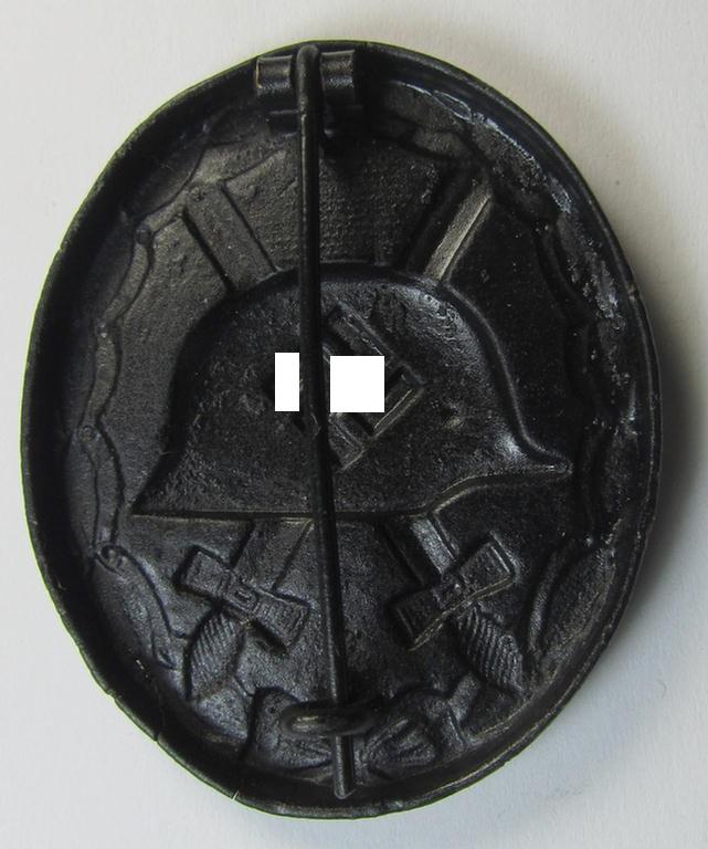 Attractive - albeit non-maker-marked and non-magnetic - example of a black-class wound-badge (or: 'Verwundeten-Abzeichen in Schwarz') that comes in an overall very nice- (ie. - I deem - issued- albeit hardly used- nor worn-), condition