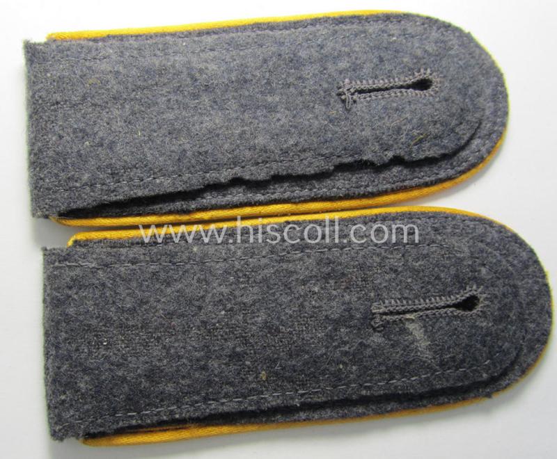 Superb - and/or fully matching! - pair of WH (Luftwaffe) EM-type shoulderstraps as intended for usage by a: 'Soldat der Flieger- o. Fallschirmjäger-Truppen' and that comes in a never used- ie. 'virtually mint-/unissued', condition