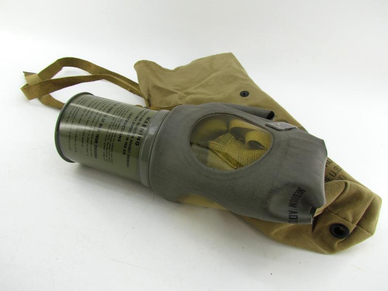 US Army M1A2 Noncombatant Gas Mask with Bag