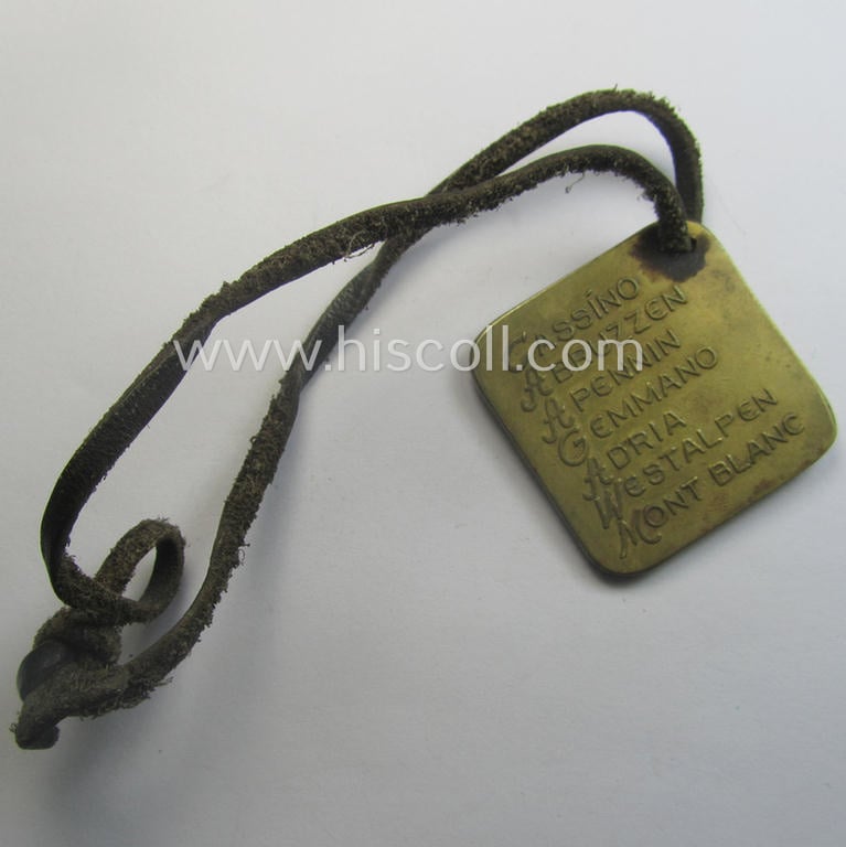 Superb - and actually rarely seen! - golden-toned WH (Heeres) 'Gebirgsjäger'-related item: a semi-official, commemorative-medal (aka: 'Url') depicting an 'Edelweiss'-symbol coupled with the text: 'Geb.Jäg.Rgt. 100'