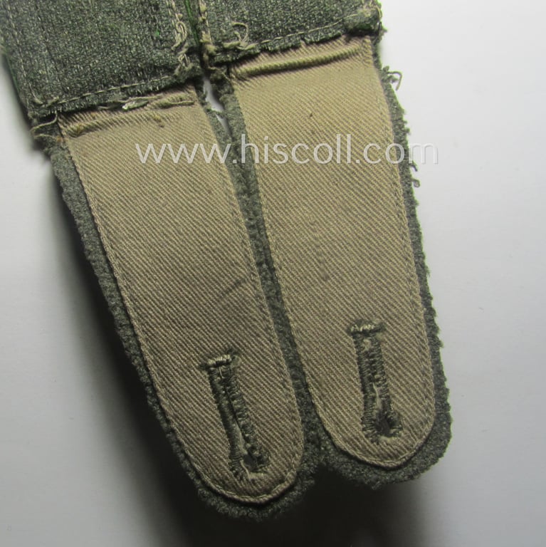 Pair of WH (Heeres) mid-war-period- (ie. 'M41 o. M43'-pattern-) NCO-type shoulderstraps as was intended for usage by an: 'Unteroffizier der Panzer-Grenadier-Trpn.'