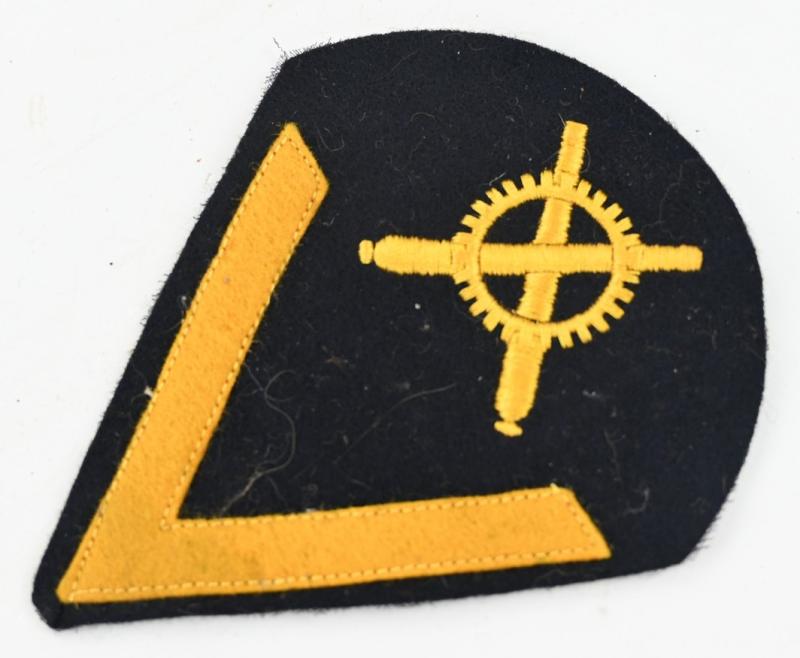 German KM Career Rank Chevron Badge 'Artillerie Mechaniker