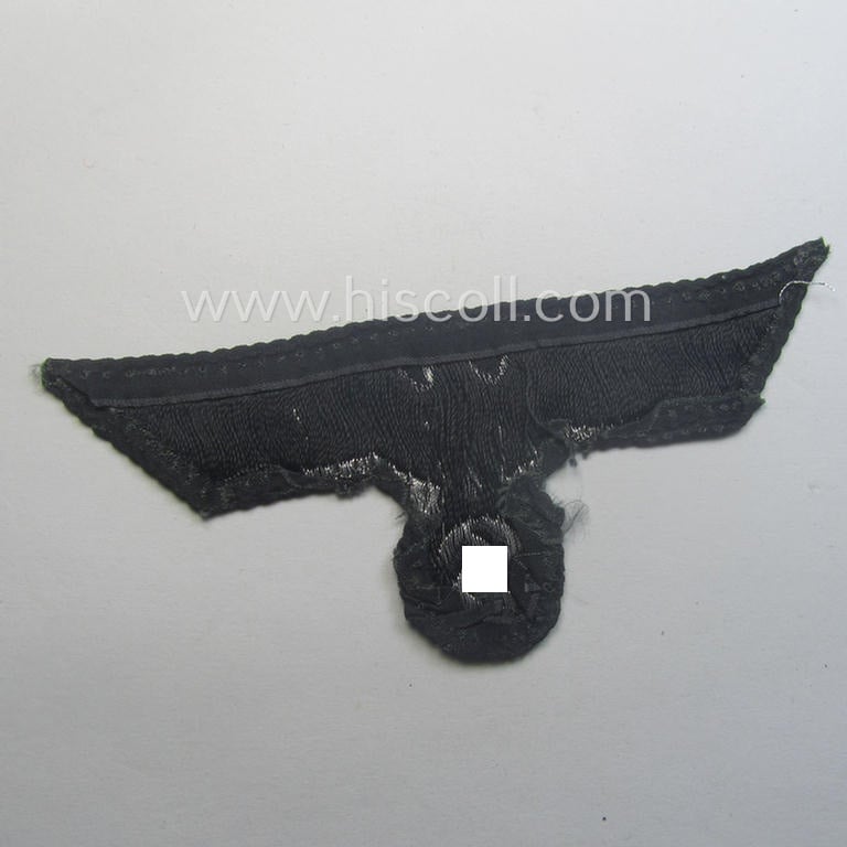 Superb - truly used and tunic-removed - WH (Heeres Pz) 'flatwire'-woven, officers'-type breast-eagle (ie. 'Brustadler für Offiz.) as executed in silverish-coloured braid as was intended for usage on the officers'-pattern 'wrap-around'-tunics