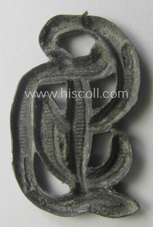 Single - truly used- and/or clearly strap-removed! - WH (Heeres) NCO-type 'GD'-shoulderstrap-'cypher' as was intended for usage by an NCO who served within the famous 'GrossDeutschland'-Div.