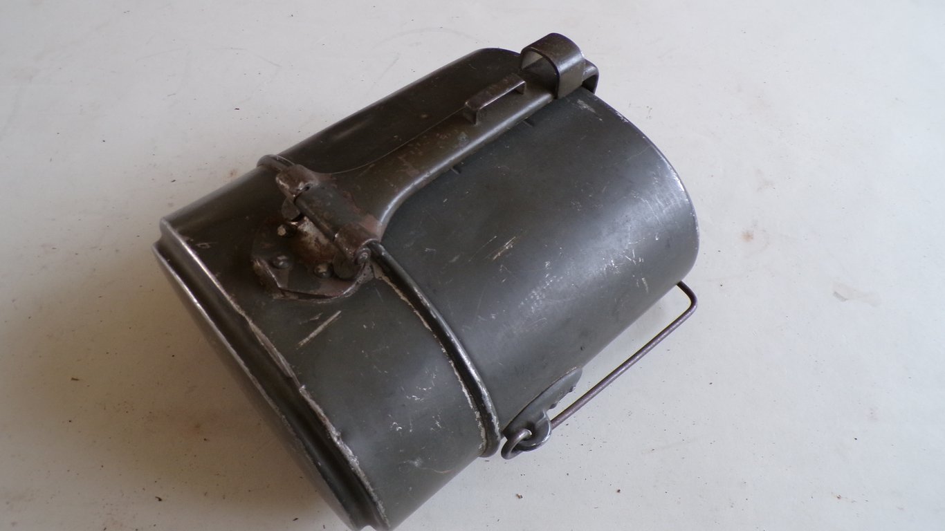 1934 Matching Mess Kit