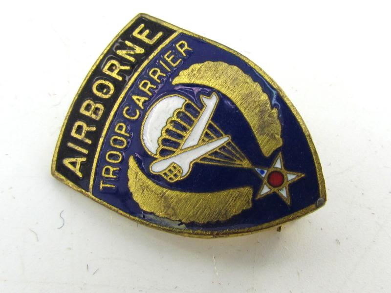 WWII US Army Airborne Troop Transport Carrier Crest Insignia Pinback