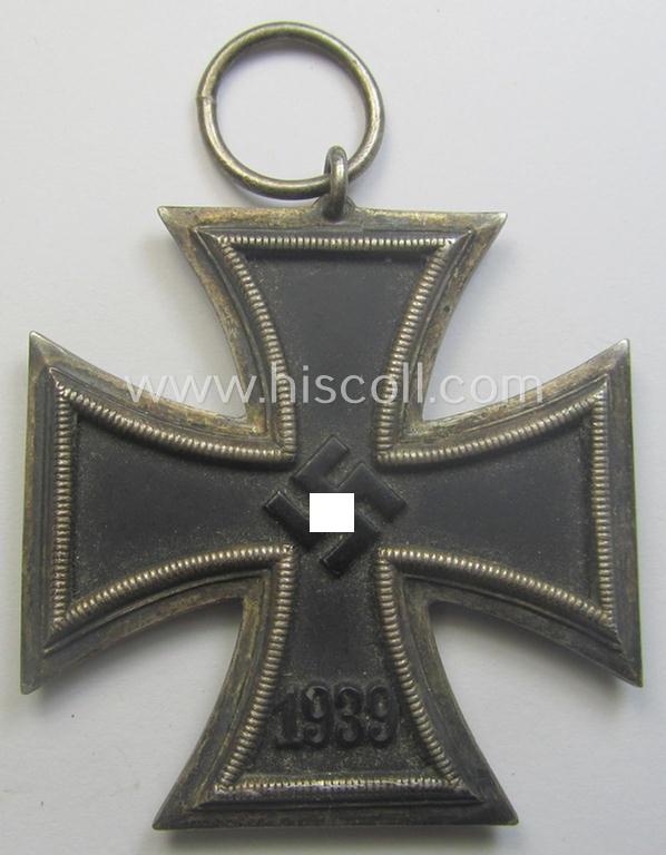 'EK II. Klasse' (or: iron cross 2nd class) being a 'variant'- and/or non-maker-marked specimen of the: 'runder Drei'- (ie. rounded-three-) pattern