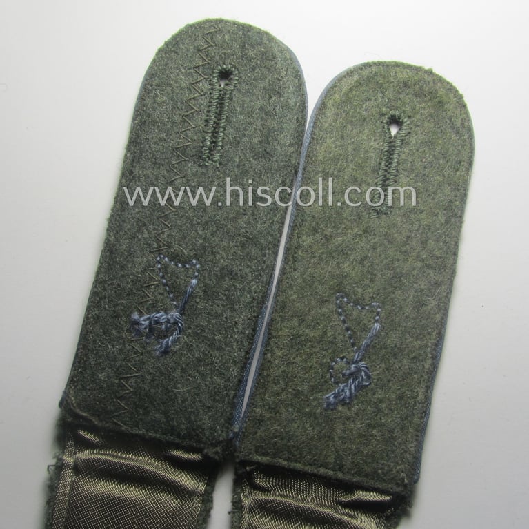Pair of WH (Heeres) early-war-period- (ie. 'M41'- ie. 'M43'-pattern), 'cyphered' EM-type shoulderstraps as was intended for a: 'Soldat des Nachschub-Abtlgs. 7'
