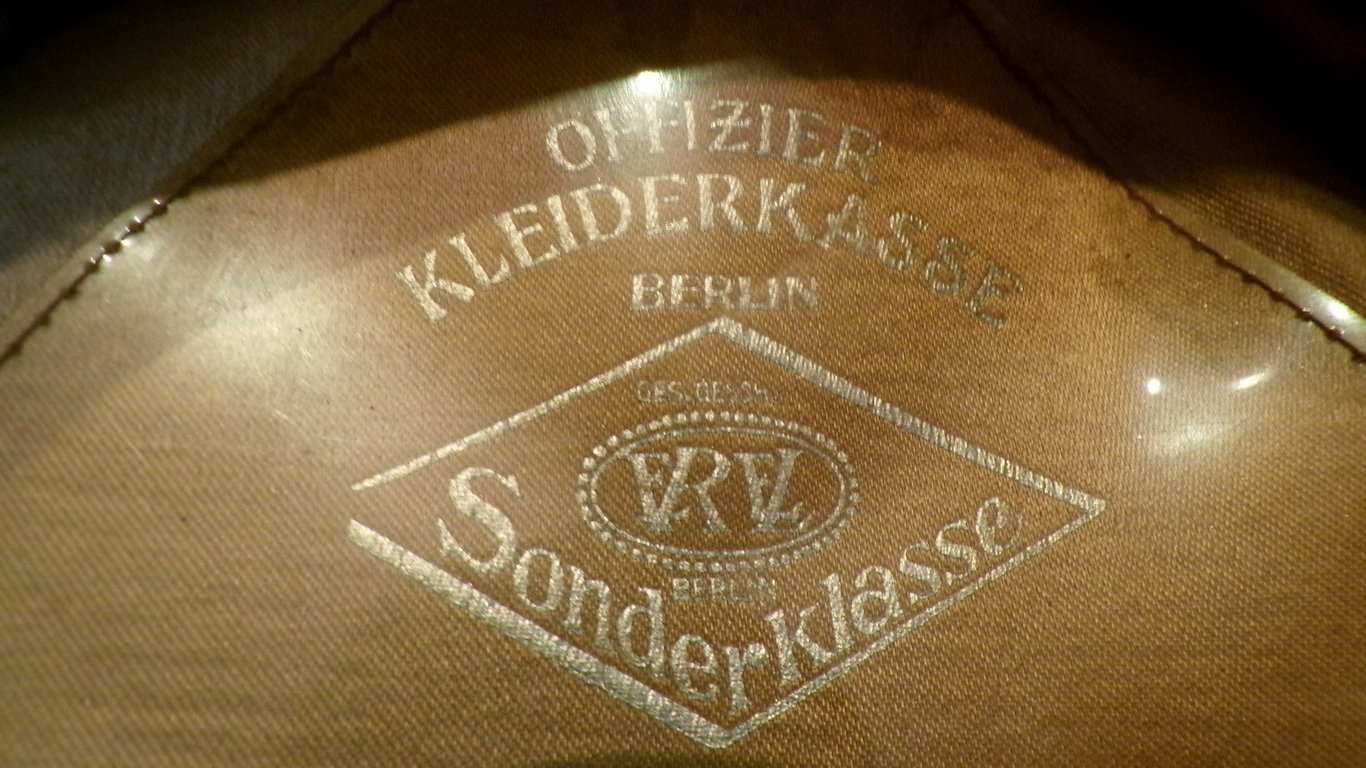 Jäger Schirmmütze by Erel