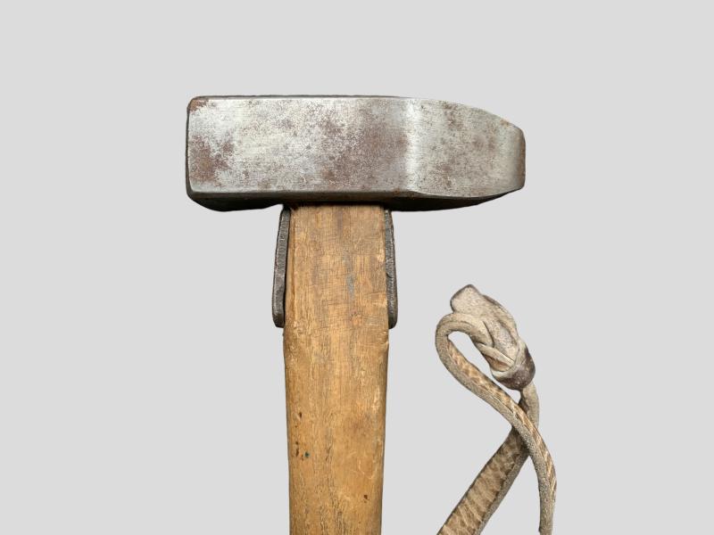 WH (Heer) Gebirgsjäger Rock-Hammer