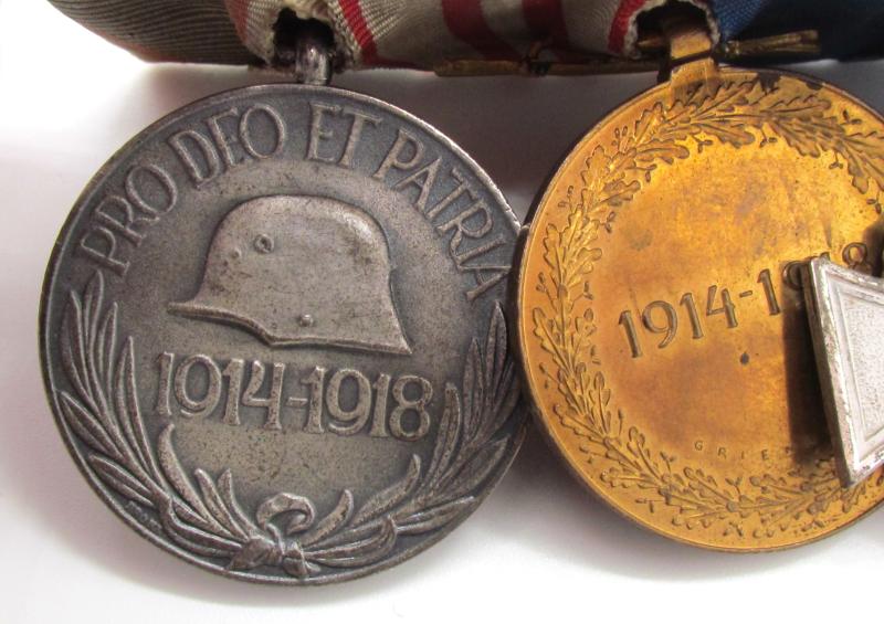 German WWI & WWII Era Five piece medal bar in Case