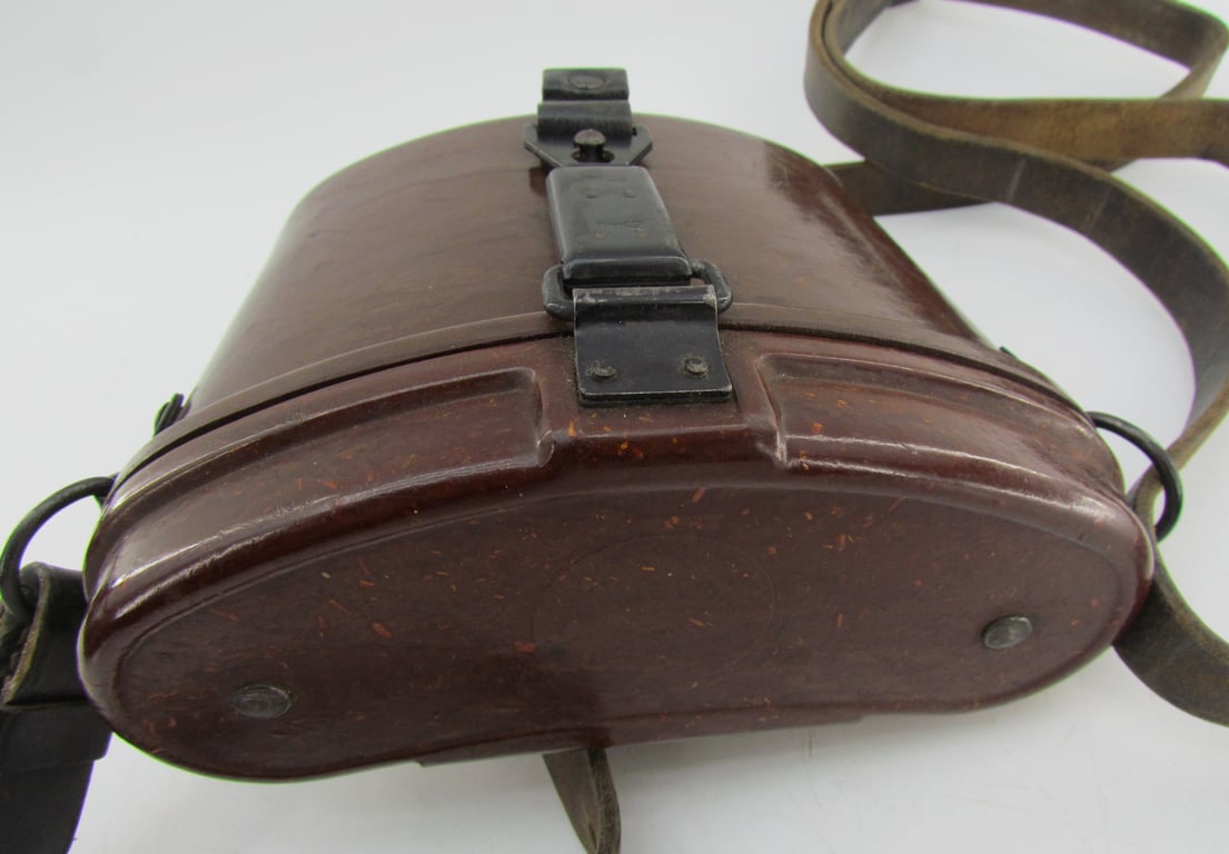 Red-Brown Bakelite 6x30 Dienstglas Case with original carrying strap