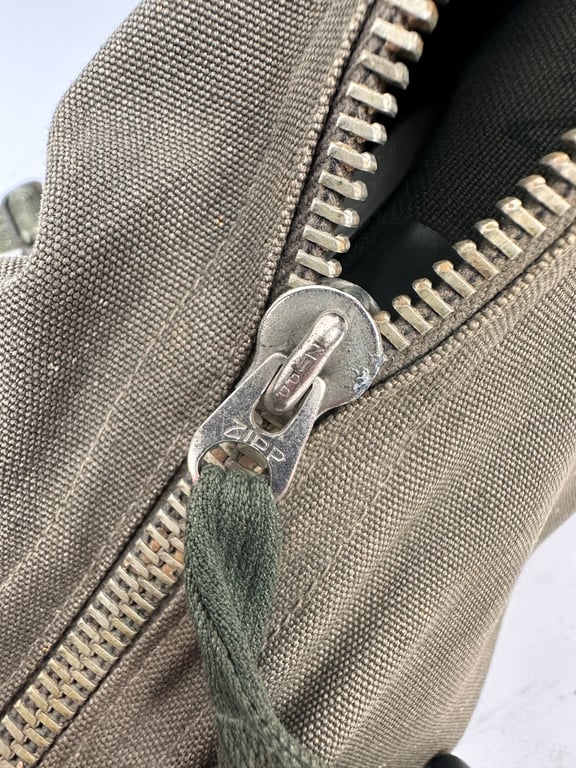 Rare Fallshirmjager gasmask/bag "ebd"