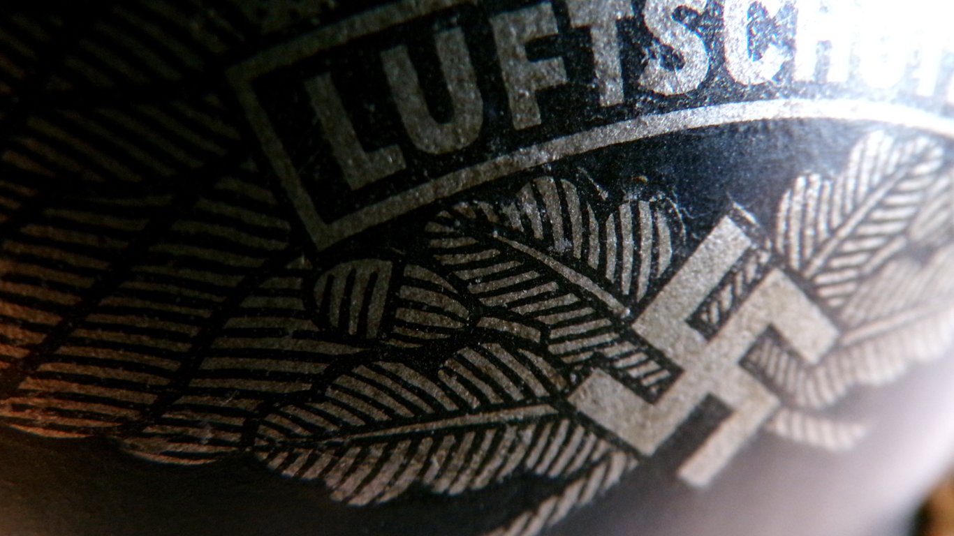 Luftschutz 'Gladiator' Helmet - RL2-40/2