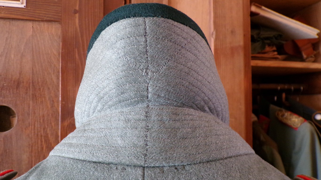 M36 Officers Greatcoat Hauptmann Beobachtungsabteilung