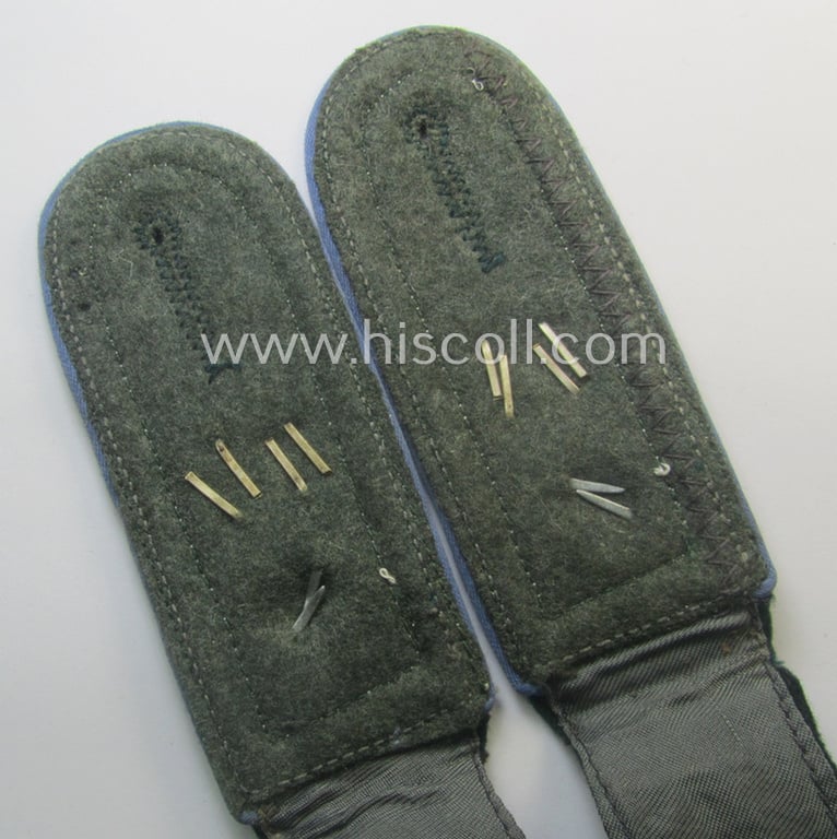 Neat - and fully matching! - pair of WH (Heeres) so-called: 'M41'-pattern, 'cyphered' (and/or 'tailor-made') NCO-type shoulderstraps as was intended for a: 'Feldwebel des Nachschub-Abtgs. 33'
