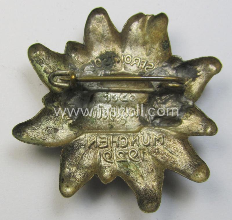 Attractive, early-period 'Nationalsozialistischer Deutscher Frontkämpferbund der Stahlhelm' (or: 'NSDFBSt') day-badge (ie. 'tinnie') as was issued to commemorate the: '10. Reichsfrontsoldatentag - Der Stahlhelm - München 1929'