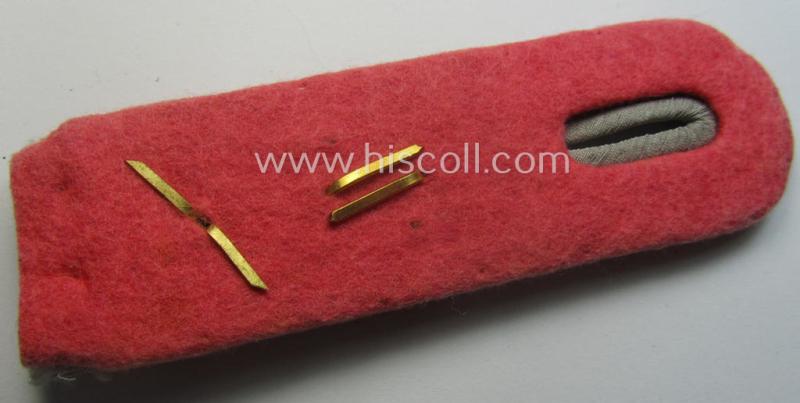 Single, WH (Heeres) neatly 'cyphered', officers'-type shoulderboard as was piped in the bright-pink branchcolour as was intended for an: 'Oberleutnant eines Panzerschützen-Rgts.'