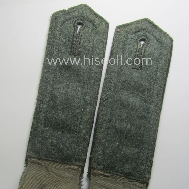 Pair of WH (Heeres), neatly 'cyphered' ('M36'- ie. 'M40'-pattern and/or pointed-style) NCO-type shoulderstraps for an: 'Unterwachtmeister des Artillerie-Rgts. 19'