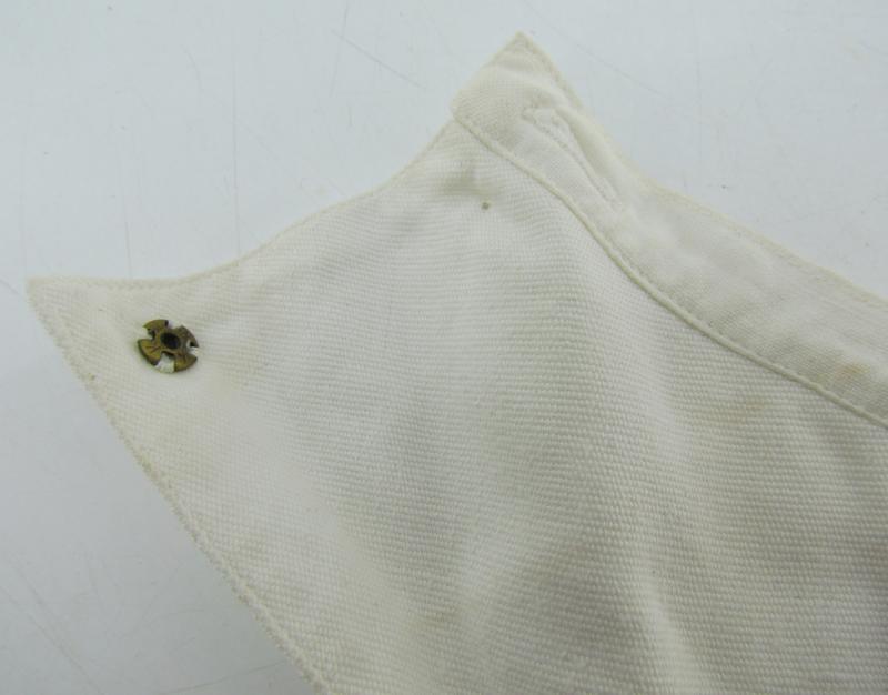 Deutsches Rotes Kreuz (DRK) Collar liner or Kragenbinde for the 'Helferin' Uniform