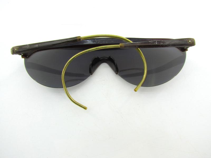 US WWII "Polaroid" Sunglasses in case