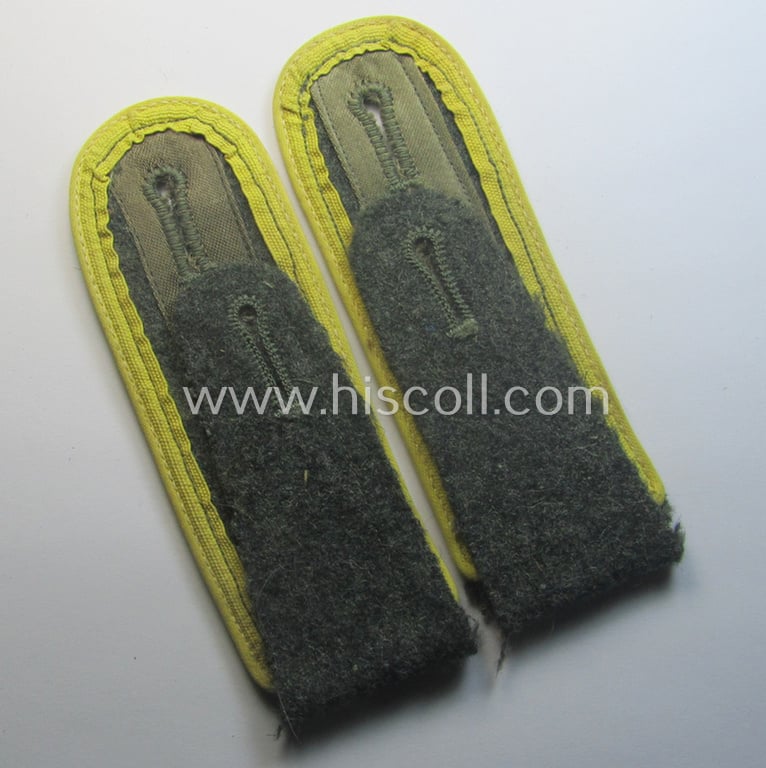 Pair of later-war-period, WH (Heeres) so-called: 'M44'-styled, 'simplified', enlisted-mens'-type shoulderstraps as was intended for a: 'Soldat der Nachrichten-Trpn.'