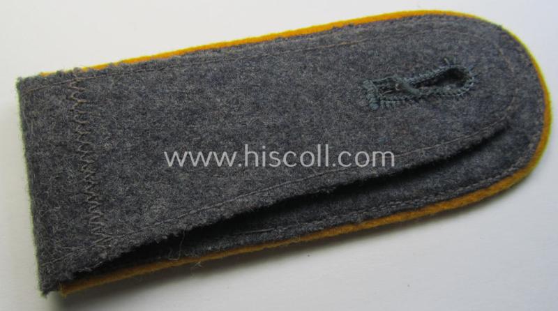 Attractive - albeit regrettably single but still scarcely seen! - WH (Luftwaffe) neatly 'cyphered', NCO-type shoulderstrap as was intended for a: 'Feldwebel der Flieger o. Fallschirmtruppen u. Mitglied einer LW-Kriegsschule'