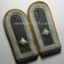 Pair of WH (Luftwaffe) NCO-type shoulderstraps: 'Feldwebel der...