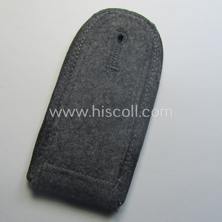Single, WH (Luftwaffe) NCO-type shoulderstrap as was intended for usage by an: 'Unteroffizier einer Bau- o. Pionier-Abtgs.'