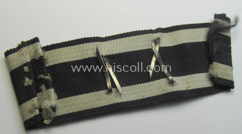 Attractive, 'Wiederholungsspange zum EK II. Klasse' (or: bar to the WWI IC second class) being a non-maker-marked example as was produced by the maker (ie. 'Hersteller') named: 'Wilh. Deumer' as based in the town of Lüdenscheid