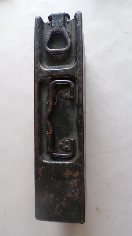 Luftwaffe Blue MG Ammo Box 1. Zug brh 41