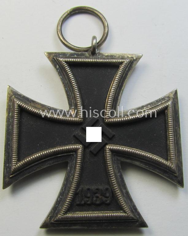 Superb, 'Eisernes Kreuz 2. Klasse' (or: iron cross 2nd class) being a 'variant'- and/or non-maker-marked specimen as was executed in the desirable - and scarcely found! - so-called: 'runder Drei'- (ie. 'rounded-three'-) pattern