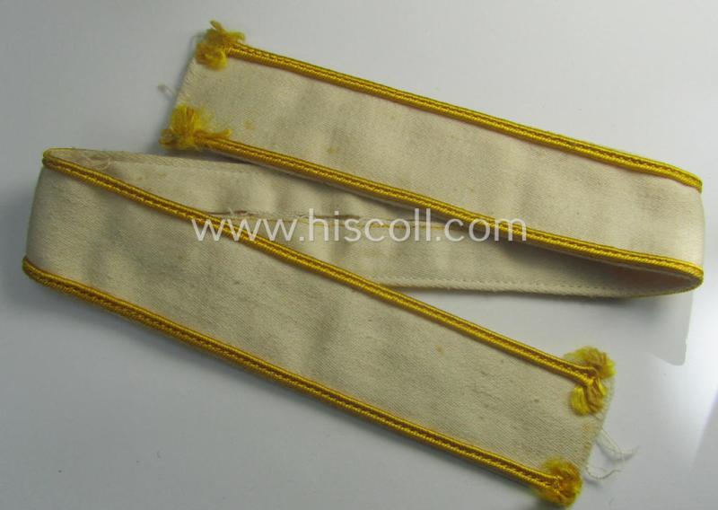 WH cuff-title (ie. 'Ärmelstreifen') entitled: 'Kreta' (being an example that bears a printed 'RbN.'-numeral) and that comes in a surely issued albeit simply never worn nor once tunic-attached, condition