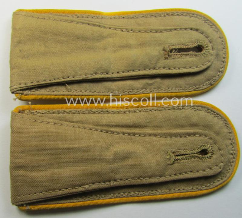 Superb - fully matching and 'virtually mint- ie. unissued'! - pair of EM-type, WH (Luftwaffe) 'tropical-issue' shoulderstraps as was intended for usage by a: 'Soldat der Flieger- o. Fallschirmjäger-Truppen'