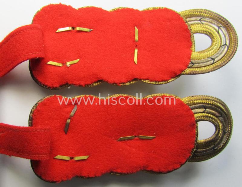 Pair of general-officers'-pattern shoulderboards: 'Generaloberst'