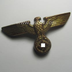 Golden-toned- and/or: 'Buntmetall'-based - (political-styled) visor- (ie. 'Schirmmützen'-)...