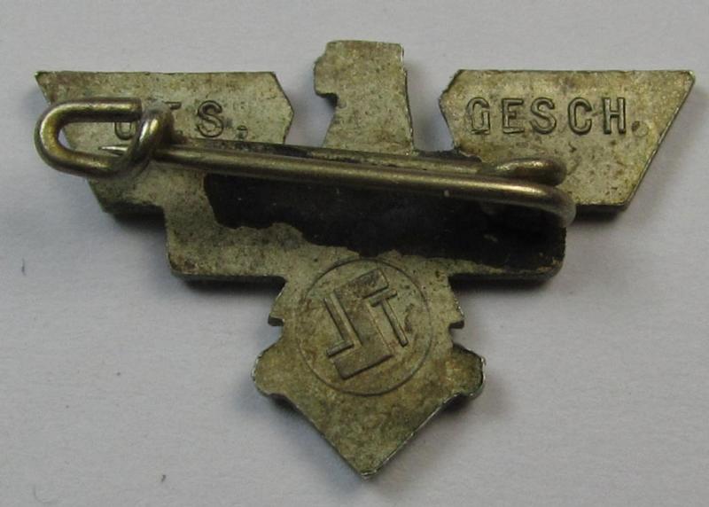 'RDB' (or: 'Reichsbund der deutchen Beamten') civil-attire badge (ie. 'Zivilabzeichen') being of the 2nd pattern that is bearing a makers'-mark (ie. logo) (that reads: 'S&L') and/or patent-pending- (ie. 'Ges.Gesch.'-) designation on its ba...