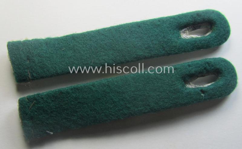 Pair of WH (Luftwaffe) officers'-type shoulderboards as intended for a medium-ranked administrative-official ie. officer and: 'Leutnant' (or: 'Beambte des mittleren Dienstes')