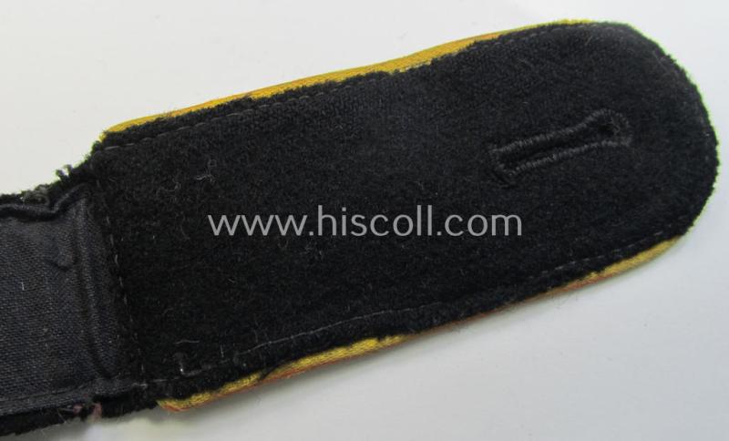 Single, WH (Heeres), I deem mid- (ie. later-war-)period, EM-type shoulderstrap (as was specifically used on the black-coloured 'wrap-around'-tunics) as was intended for usage by a: 'Soldat der Panzer-Nachrichten-Truppen'