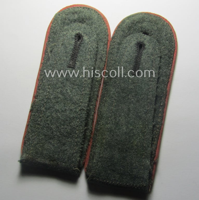 Superb, pair of WH (Heeres) EM-type (ie. 'M41- o. 43'-pattern) shoulderstraps: 'Soldat eines Panzer o. Panzerjäger-Abtgs.'