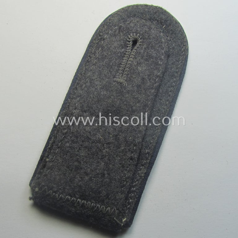 Single, WH (Luftwaffe) NCO-type shoulderstrap as was intended for usage by an: 'Unteroffizier einer Sanitäts-Abtgs.'