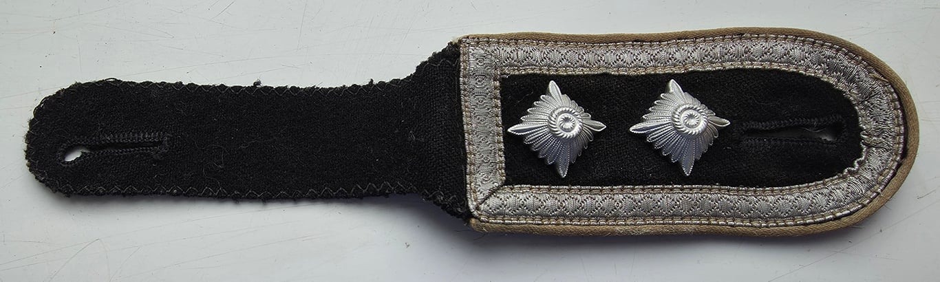 Waffen-SS NCO shoulder strap: 'SS-Hauptscharführer' within the Infantry.