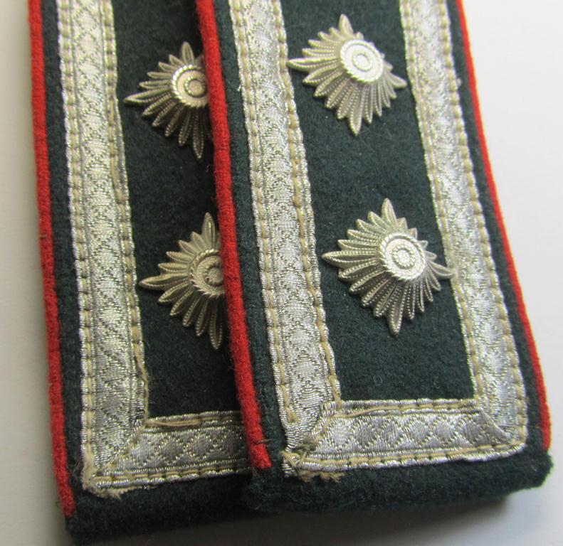 Attractive - and fully matching! - pair of WH (Heeres) early-war-period- (ie. 'M36'- ie. 'M40'-pattern, 'standard-issued'- and/or rounded-styled) NCO-type shoulderstraps as was intended for an: 'Oberwachtmeister eines (Sturm)Art.-Abts. o. Rgts...