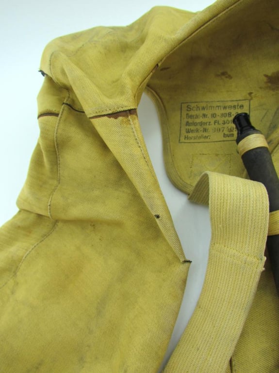 Luftwaffe pilot ‘Schwimmweste’ type 10-30 B-2 by bvn