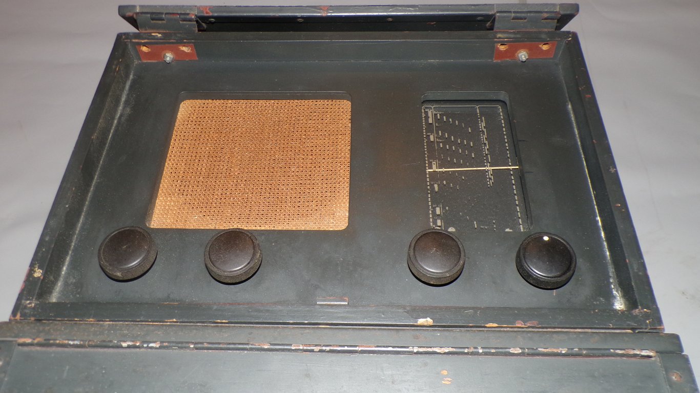 WH / Luftwaffe  Philips 156 UBV Broadcast Receiver