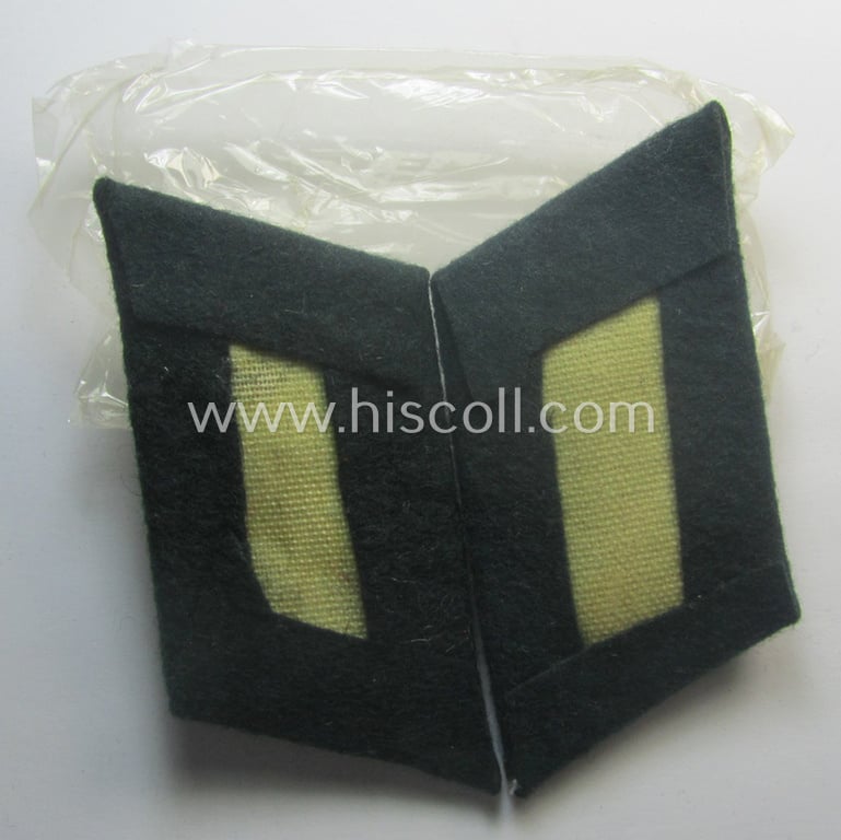 Never used - ie. still 'virtually mint ie. unissued'! - pair of WH (Heeres) officers-collar-patches (ie. 'Kragenspiegel') for an: 'Offiz. der Panzer o. Pz-Jäger-Trpn.' that came packed in its 'Cellophan'-pouch