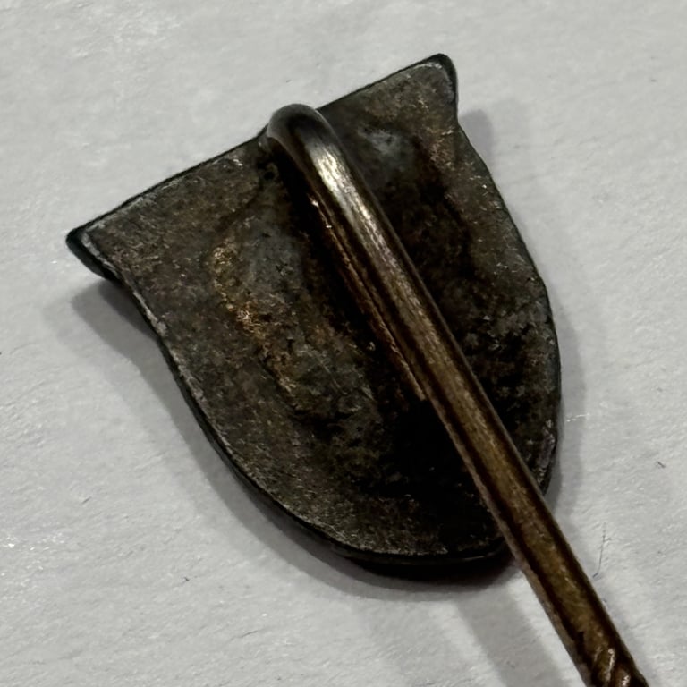 WH Krim 16mm miniature stickpin